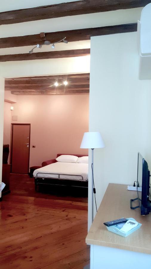 Monolocale In Centro A Verona Apartment Exterior photo